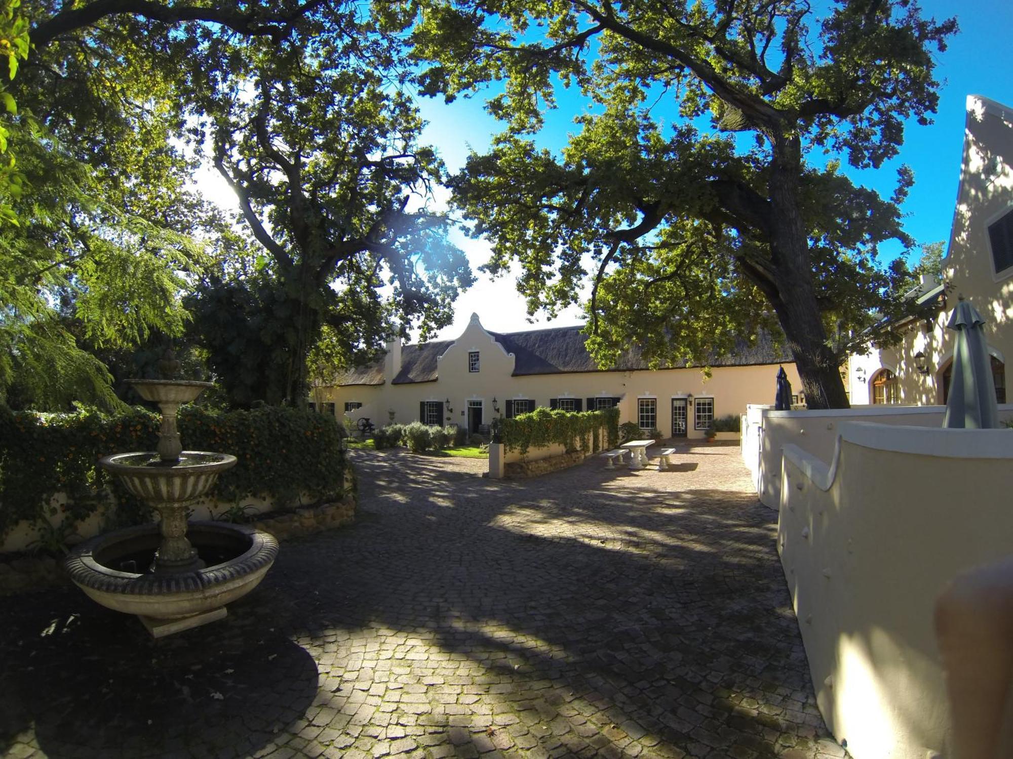 De Leeuwenhof Estate Hotel Парл Екстериор снимка